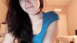 Brunette Solo Webcam Masturbation